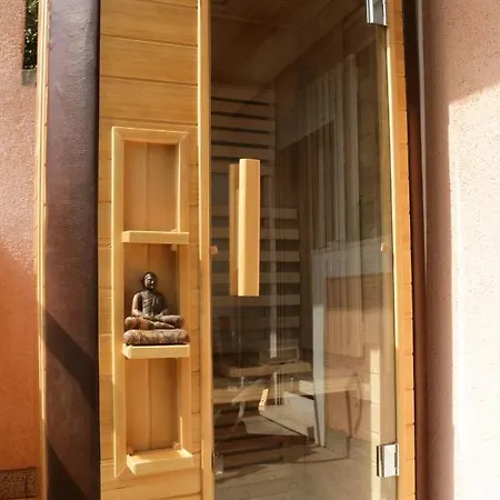 Apartment Luxury Garden *