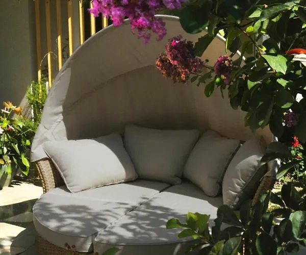 Apartment Luxury Garden